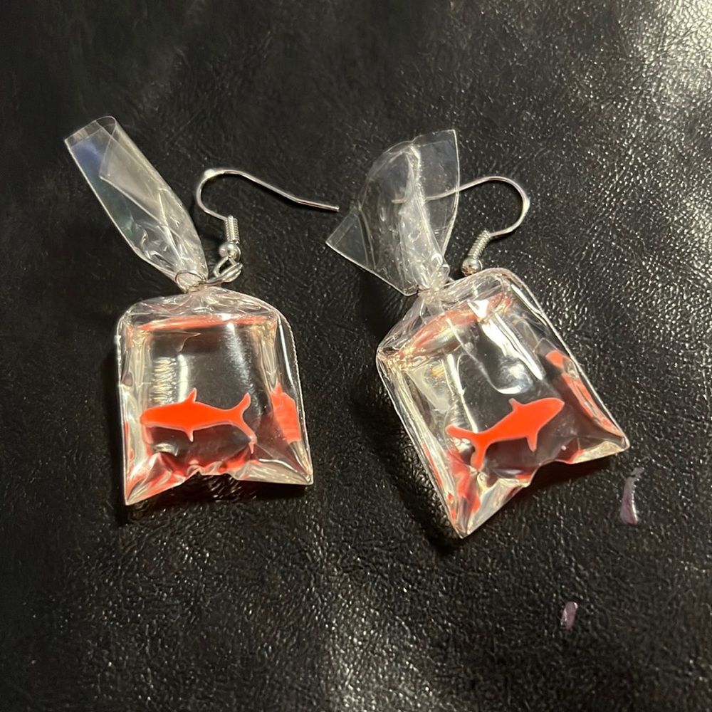 This is a homemade piece of jewelry, it doesn’t cost too much, and adorable!!